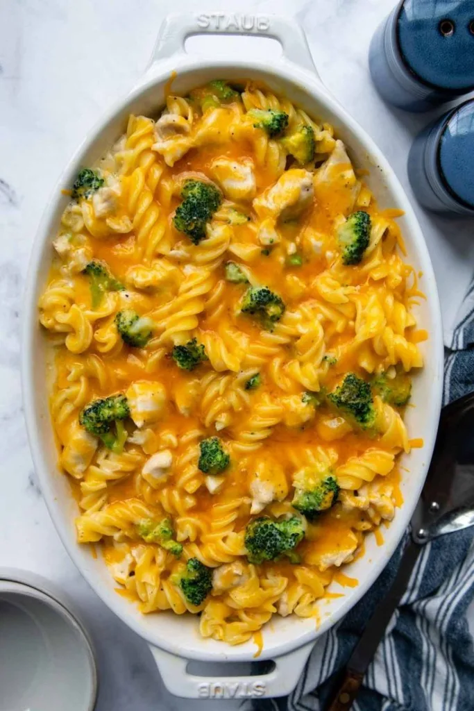 cheesy broccoli chicken pasta bake