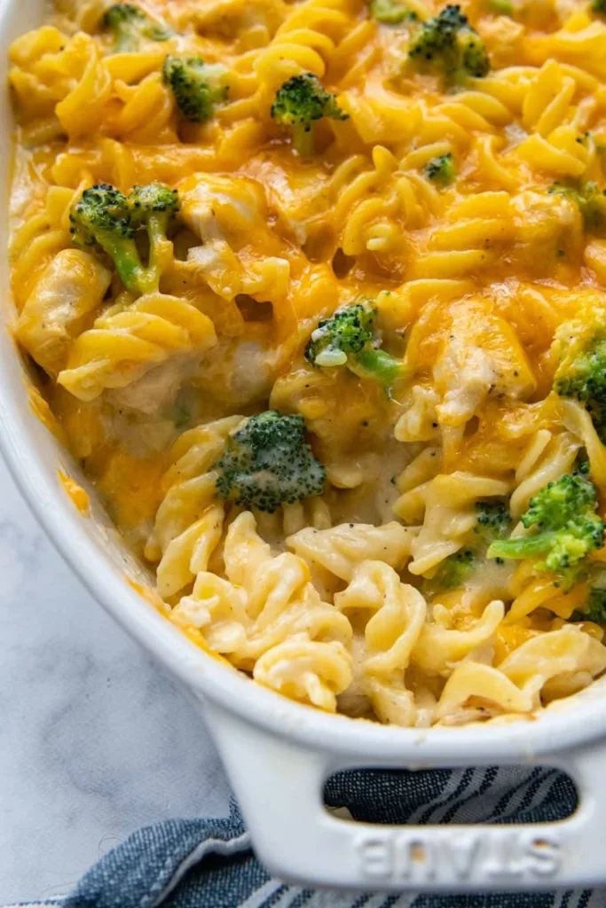 cheesy broccoli chicken pasta bake