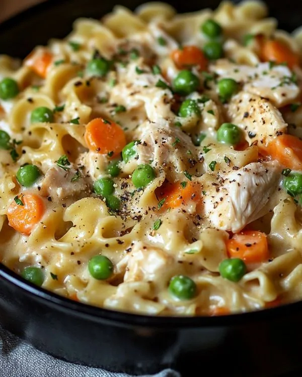 chicken pot pie noodle skillet